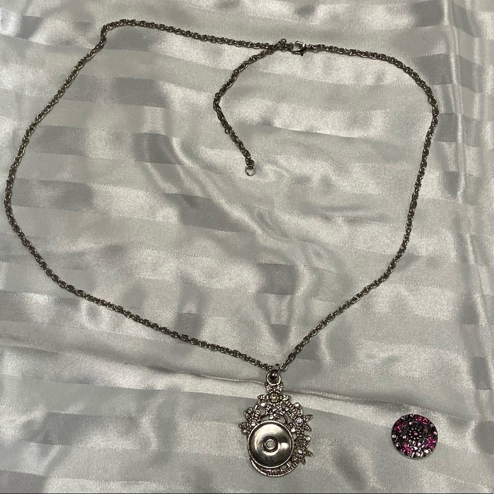 Snap Necklace of silver tone metal & clear stones on silver double linked chain - Picture 5 of 5